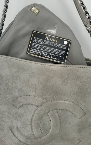 CHANEL Lt Gray Iridescent Calfskin Pre Loved Tote Purse