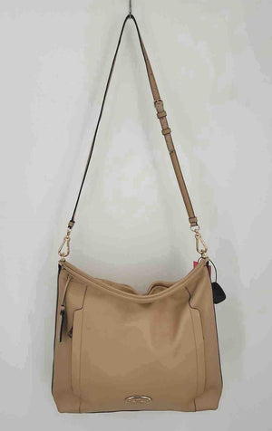 COACH Beige Pebbled Leather Pre Loved Shoulder Bag Purse