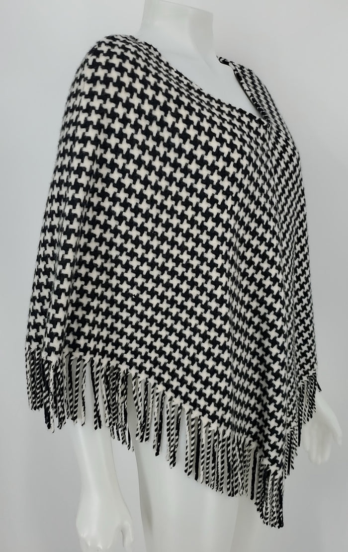 BURBERRY White Black Merino Wool Blend Made in Scotland Houndstooth Poncho