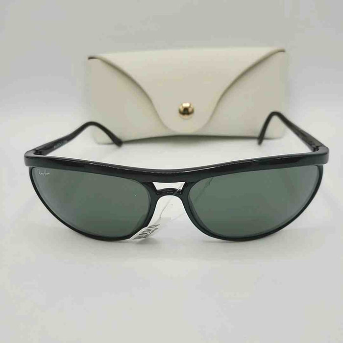 RAY BAN Black Pre Loved Sunglasses w/case