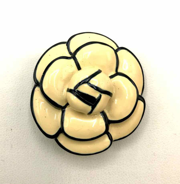 ST. JOHN Cream Black Enamel Pre Loved Flower Brooch